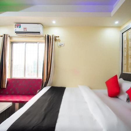 Capital O 67892 Hotel Sujata Tarapith Zewnętrze zdjęcie