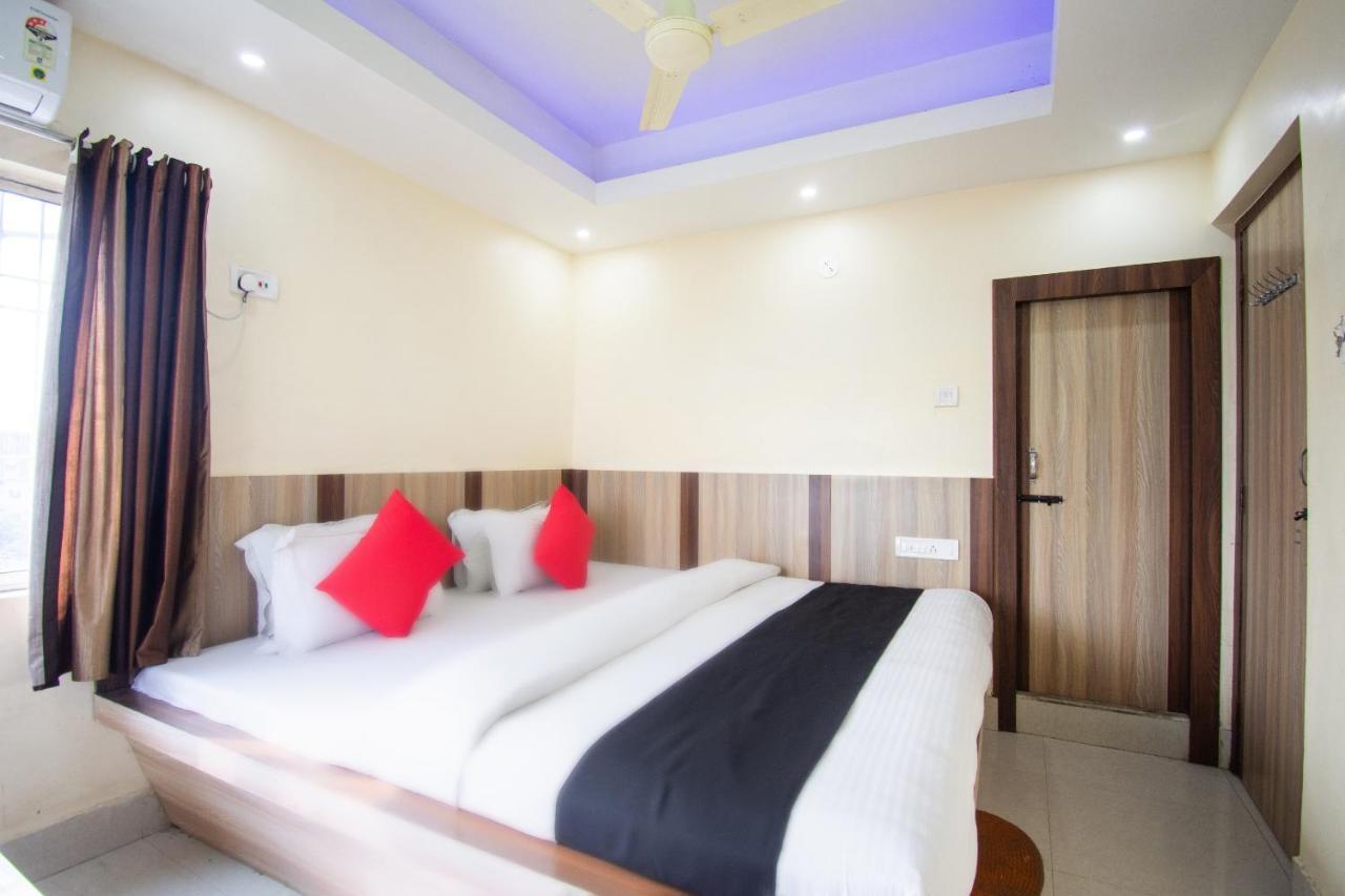 Capital O 67892 Hotel Sujata Tarapith Zewnętrze zdjęcie