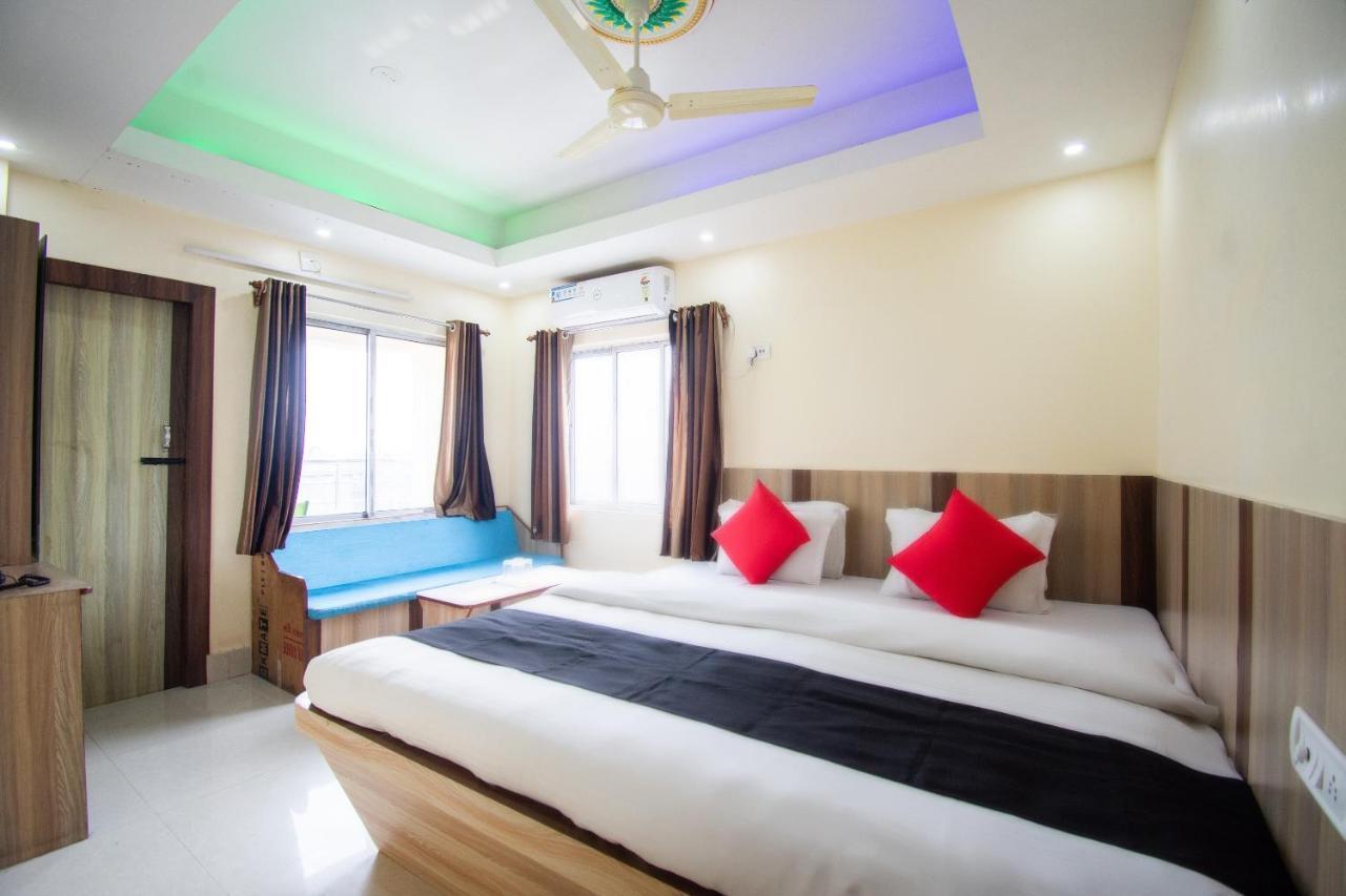 Capital O 67892 Hotel Sujata Tarapith Zewnętrze zdjęcie