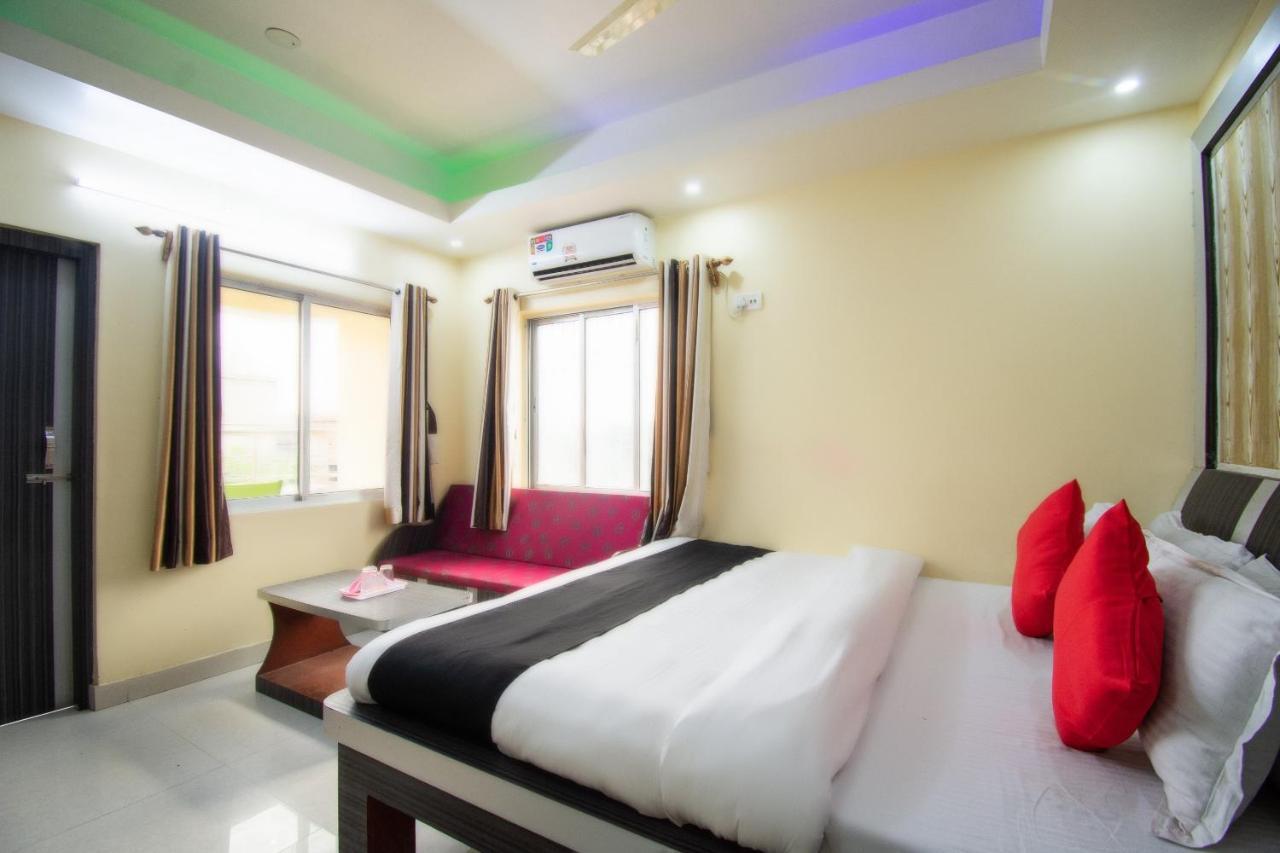 Capital O 67892 Hotel Sujata Tarapith Zewnętrze zdjęcie