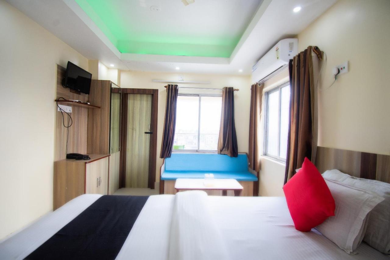 Capital O 67892 Hotel Sujata Tarapith Zewnętrze zdjęcie